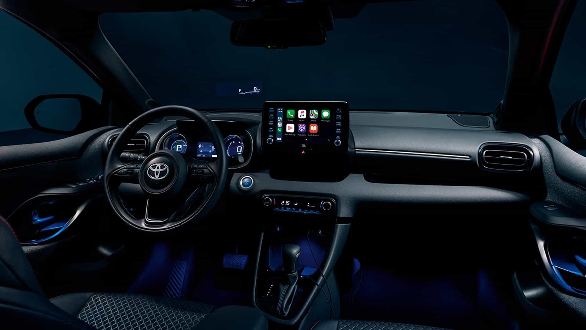 Mit Toyota Smart Connect stehen  Ihnen moderne Multimedia- und  Konnektivitätssysteme zur Verfügung,  die Ihnen das Leben leichter machen. 
